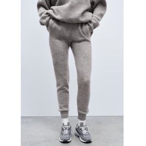ZARA Knit Joggers 🧶